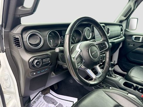 Used 2022 Jeep Wrangler Unlimited Sahara w/ Cold Weather Group AWD/4WD image 10