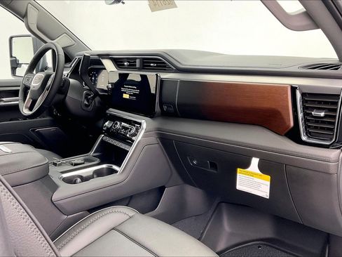 New 2026 GMC Sierra 2500 Denali w/ Denali Reserve Package image 6