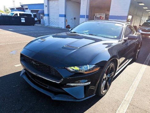 Used 2019 Ford Mustang Coupe RWD image 4