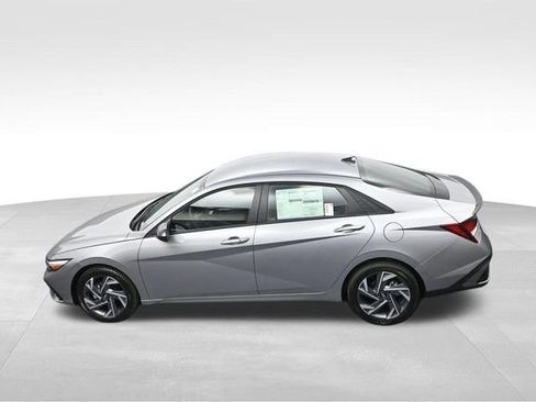 Used 2025 Hyundai Elantra Sport FWD image 25