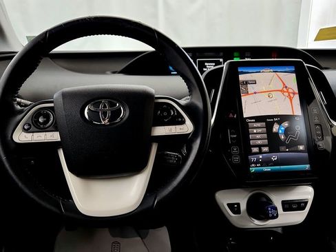 Certified 2018 Toyota Prius Prime Premium FWD image 27