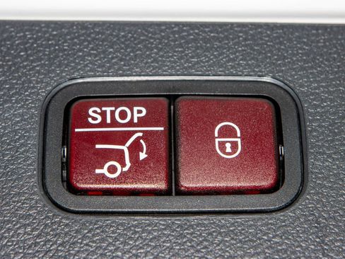 Used 2021 Mercedes-Benz GLC 300 w/ Premium Package image 10