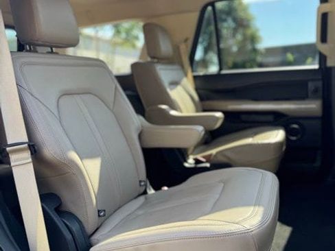 Certified 2024 Ford Expedition Limited image 29