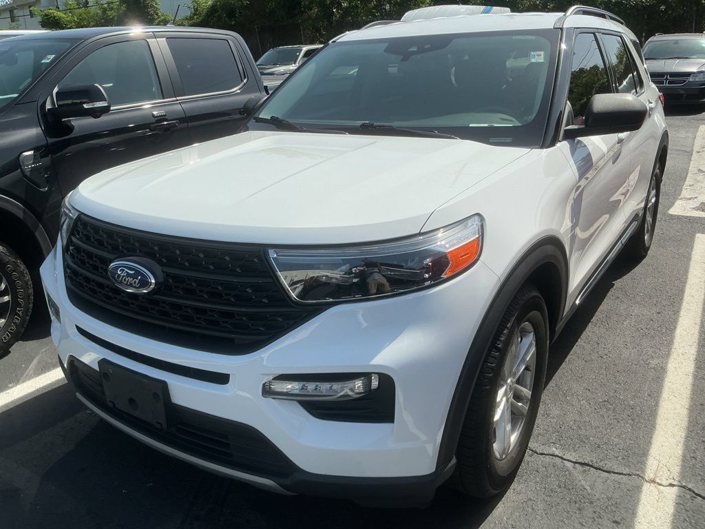 Used 2020 Ford Explorer XLT w/ Equipment Group 202A RWD image 3