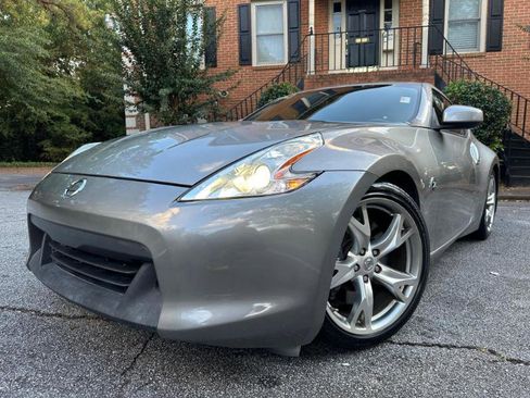 Used 2009 Nissan 370Z Coupe w/ Sport Pkg image 2