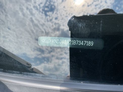 Used 2011 Kia Soul ! FWD image 21