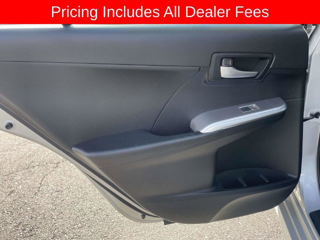 Used 2014 Toyota Camry SE w/ Moonroof Package FWD image 15
