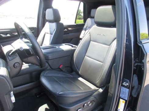 Used 2023 GMC Yukon Denali AWD/4WD image 21