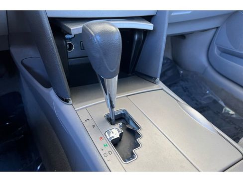 Used 2011 Toyota Camry LE image 21