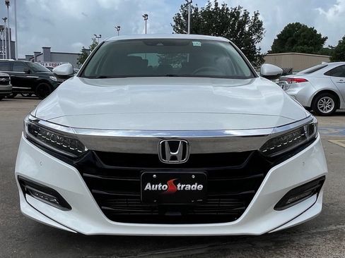 Used 2018 Honda Accord Touring image 7