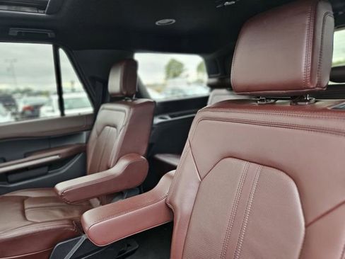 Used 2024 Ford Expedition Limited image 28