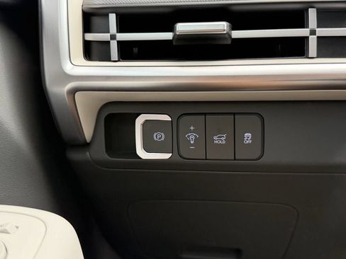 Used 2024 Hyundai Santa Fe SE FWD image 28