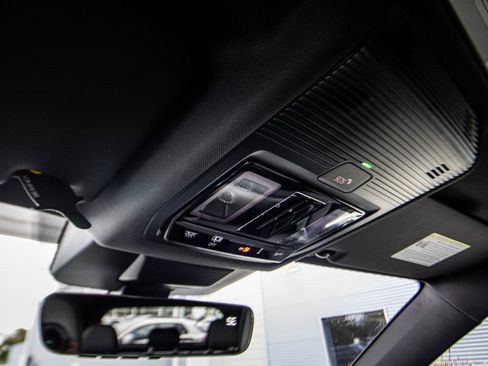 New 2026 Volkswagen Tiguan SE R-Line FWD image 34