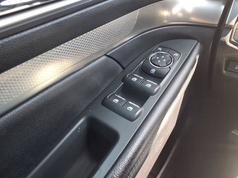 Used 2019 Ford Explorer XLT w/ Equipment Group 202A FWD image 20
