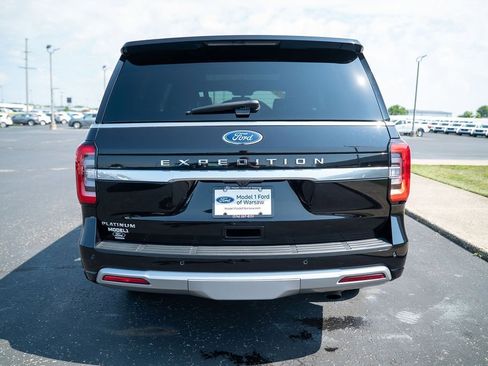 Used 2024 Ford Expedition Platinum image 9