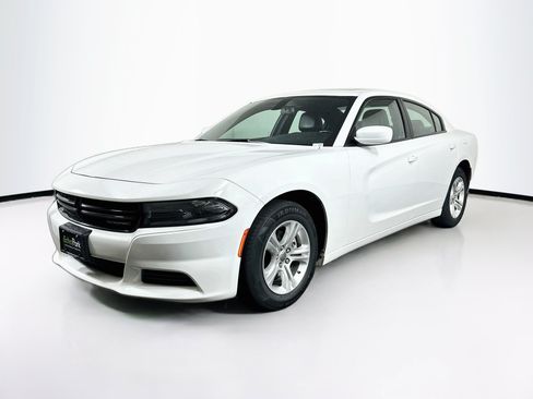Used 2022 Dodge Charger SXT w/ Leather Interior Group RWD image 3