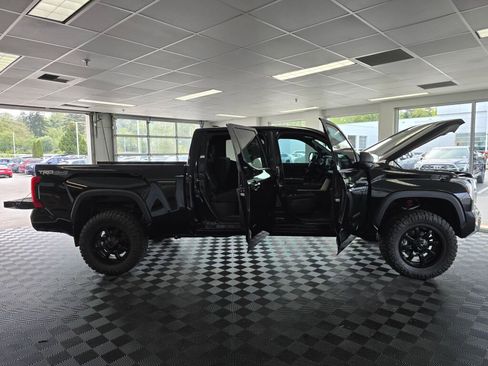 New 2025 Toyota Tundra SR5 AWD/4WD image 17