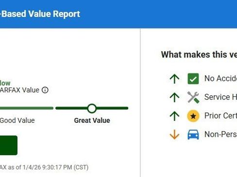 Used 2018 Jeep Wrangler Unlimited Sahara w/ Connectivity Group image 2