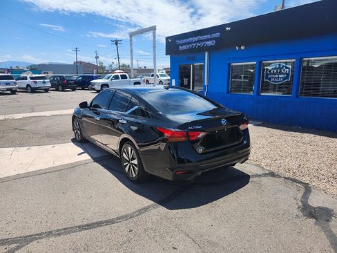 Used 2019 Nissan Altima 2.5 SV FWD image 5