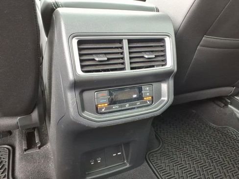 Used 2025 Volkswagen Atlas SEL Premium R-Line AWD/4WD image 8