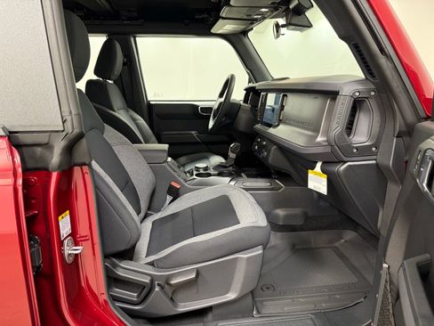 New 2025 Ford Bronco 4-Door w/ Sasquatch Package AWD/4WD image 24