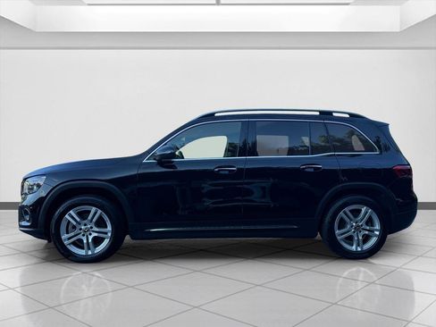 Used 2022 Mercedes-Benz GLB 250 4MATIC w/ Premium Package Lite image 4