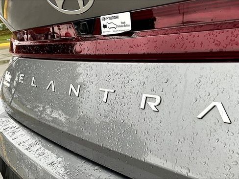 Certified 2025 Hyundai Elantra Sport image 8