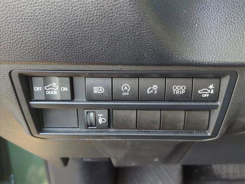 Used 2022 Toyota Tundra SR5 w/ SR5 Convenience Package image 11
