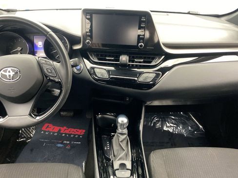 Used 2019 Toyota C-HR XLE FWD image 19