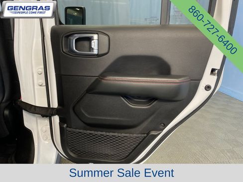 Used 2024 Jeep Gladiator Rubicon AWD/4WD image 39