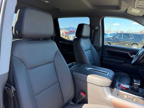 Used 2022 GMC Sierra 1500 SLT w/ SLT Convenience Package AWD/4WD image 31