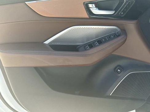 Used 2023 Acura MDX SH-AWD w/ Technology Package image 17