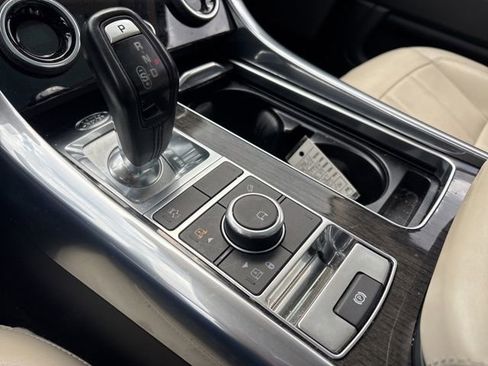 Used 2019 Land Rover Range Rover Sport HSE AWD/4WD image 25