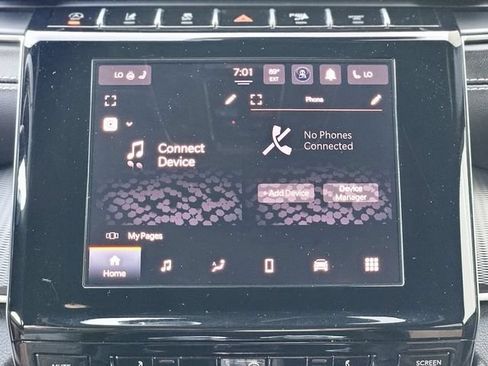 Used 2025 Jeep Grand Cherokee Altitude AWD/4WD image 24