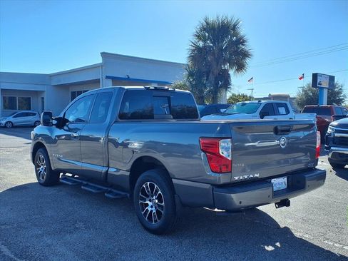 Used 2021 Nissan Titan SV w/ SV Convenience Package image 23