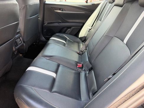 Used 2025 Toyota Camry SE FWD image 10