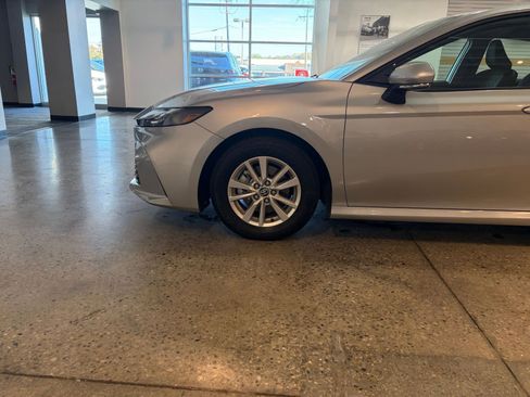 Used 2025 Toyota Camry LE image 29