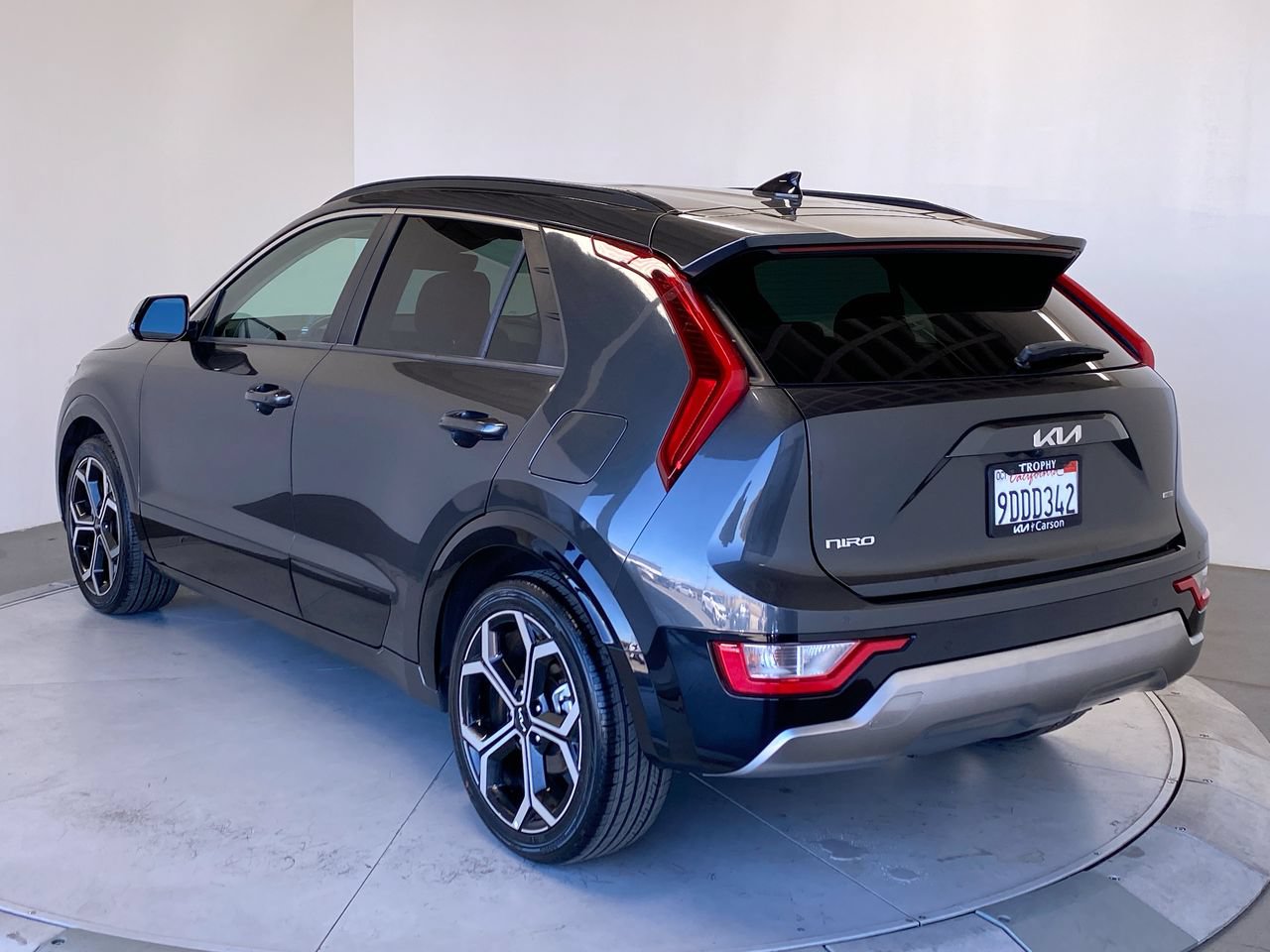 Certified 2023 Kia Niro EX Touring FWD image 3