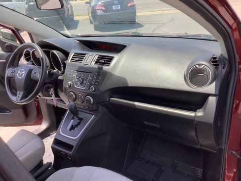 Used 2012 MAZDA MAZDA5 Sport FWD image 31