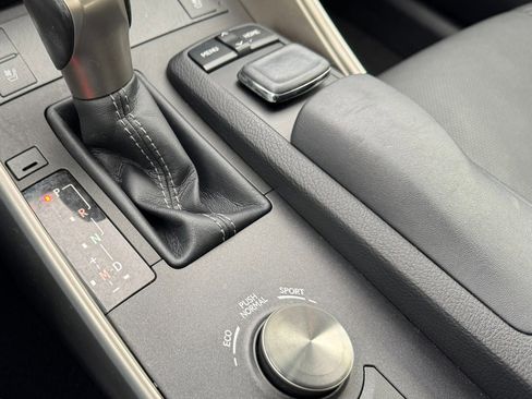 Used 2015 Lexus IS 250 image 19