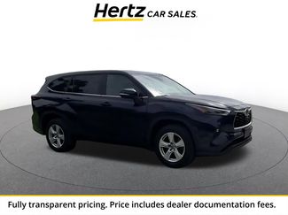 Used 2025 Toyota Highlander LE FWD video 1