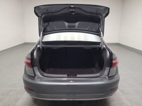 Used 2021 Volkswagen Jetta SE FWD image 29