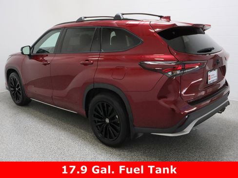 Certified 2024 Toyota Highlander XSE image 9