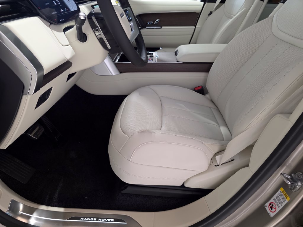 New 2027 Land Rover Range Rover Long Wheelbase SE AWD/4WD image 19