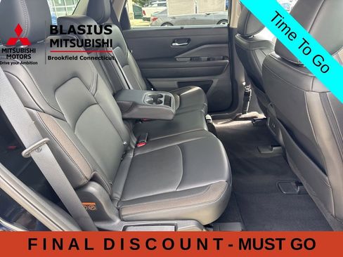 Used 2023 Nissan Pathfinder SL AWD/4WD image 53