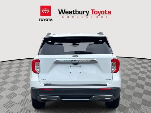Used 2020 Ford Explorer XLT w/ Equipment Group 202A image 7