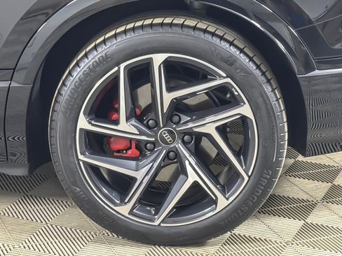 Certified 2025 Audi SQ6 e-tron Prestige w/ 21" Black Optic Wheel Package image 26