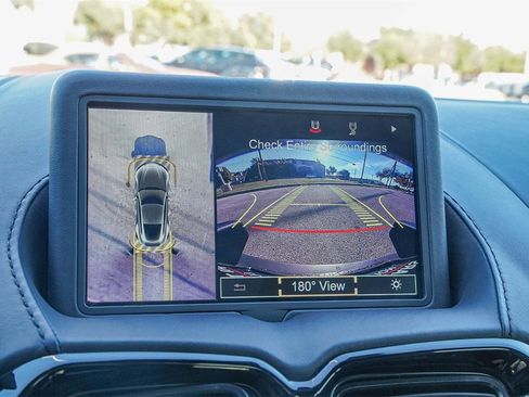 Used 2022 Aston Martin V8 Vantage Coupe image 28