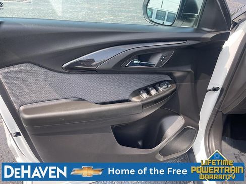 Used 2023 Chevrolet TrailBlazer LS AWD/4WD image 21