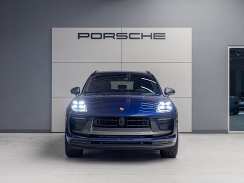 Certified 2026 Porsche Macan Turbo AWD/4WD image 10